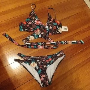 Cupshe Flowers At Night bikini set